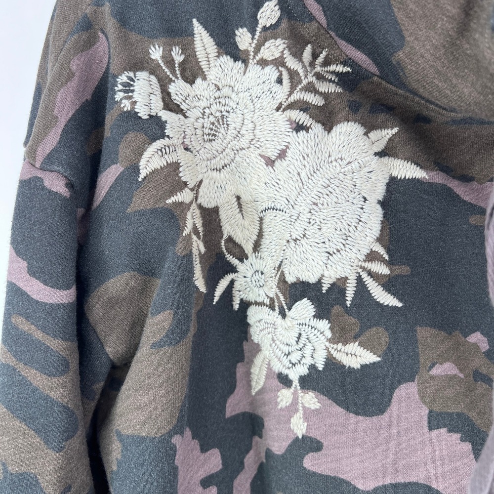 Johnny Was Embroidered Camo Sweatshirt‎ Womens Size M - Picture 6 of 11